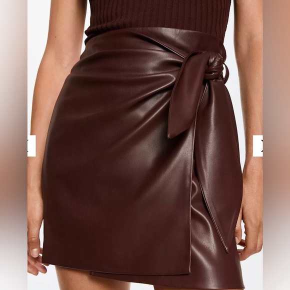 Sold - Picture 1 of 5